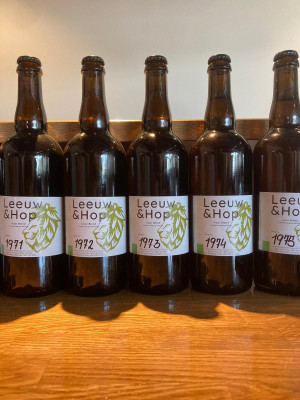 Achilles%20100%20jaar%20-%20Jubileumbier%20-%20Eiber%20bier%20-%20Leeuw%20&Hop.jpeg