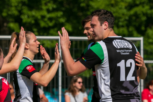 Seizoen - High five.jpg